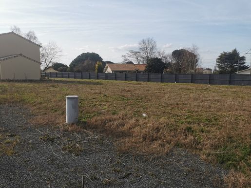 Terrain 49 m² · à Preignac · 49 m² · 172 000 €