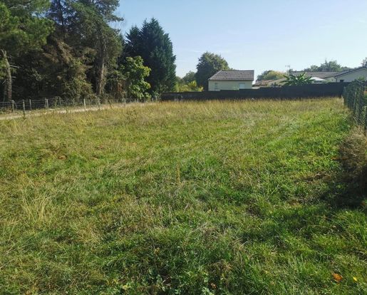 Terrain 84 m² · à Fargues · 84 m² · 210 700 €