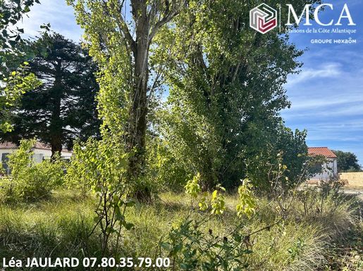 Terrain 100 m² · à Dompierre-sur-Mer · 100 m² · 430 136 €