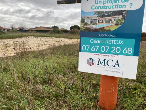 Terrain 95 m² · à Genouillé · 95 m² · 242 558 €