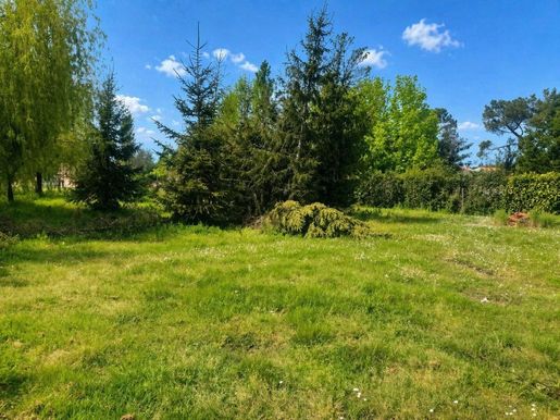 Terrain 85 m² · à Lesparre-Médoc · 85 m² · 228 980 €