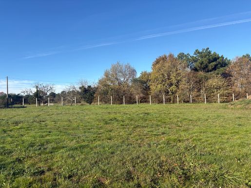 Terrain 103 m² · à Saint-Magne-de-Castillon · 103 m² · 241 000 €