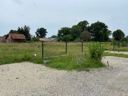 Terrain 85 m² · à Brach · 85 m² · 222 000 €