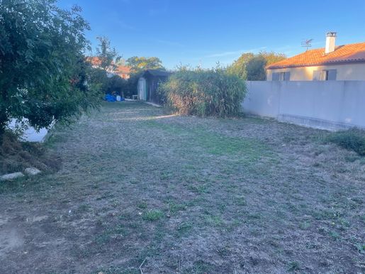 Terrain 100 m² · à Rochefort · 100 m² · 342 125 €