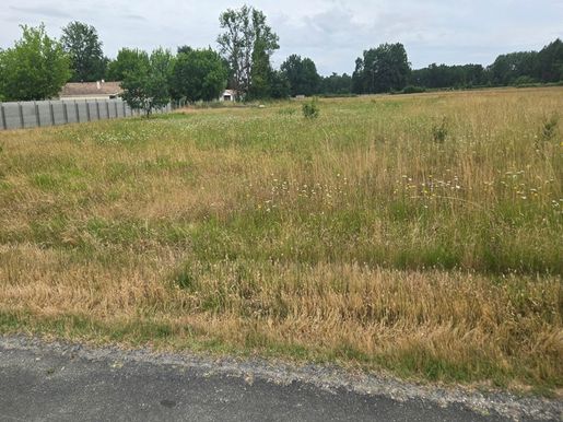 Terrain 49 m² · à Saint-Savin · 49 m² · 151 000 €