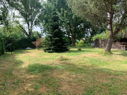 Terrain 100 m² · à Guillos · 100 m² · 235 000 €