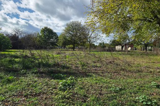 Terrain 100 m² · à Porchères · 100 m² · 223 620 €