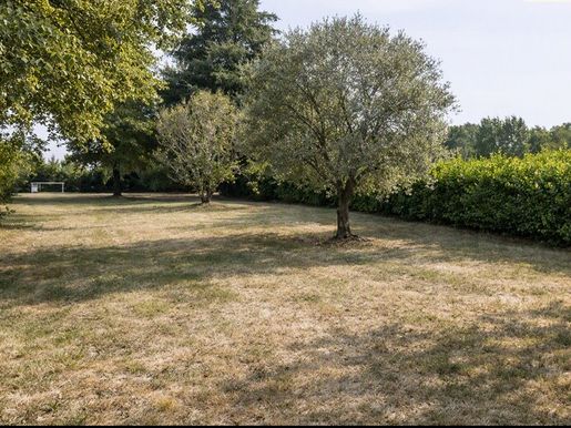 Terrain 49 m² · à Saint-Laurent-d'Arce · 49 m² · 211 600 €