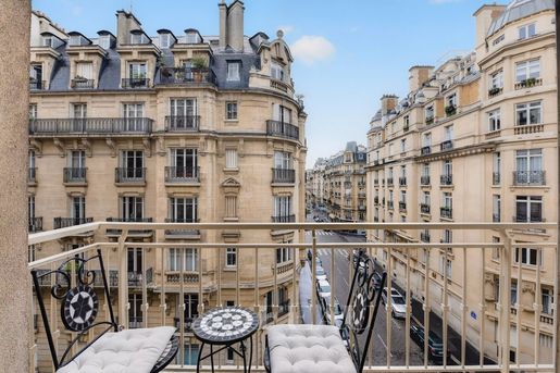 Appartement 2 pièces 49 m² · à Paris 7ème · 49 m² · 700 000 €