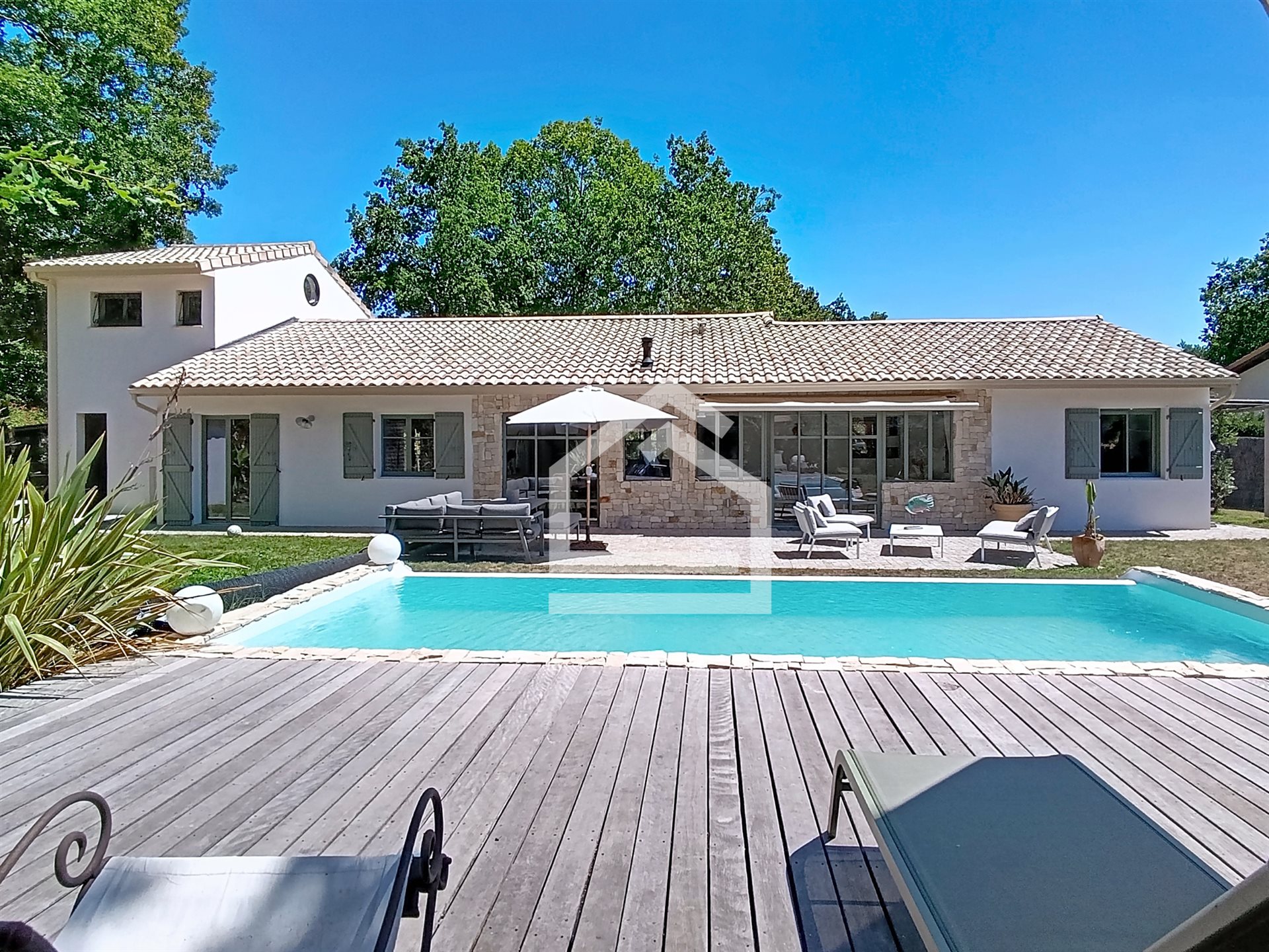 Maison à vendre, 180m², Saint-Médard-en-Jalles