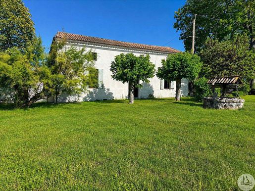 Maison 140 m² · à Lauzun · 140 m² · 171 200 €
