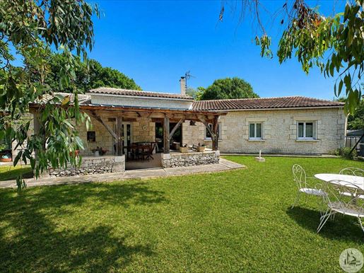 Maison 150 m² · à Issigeac · 150 m² · 339 200 €