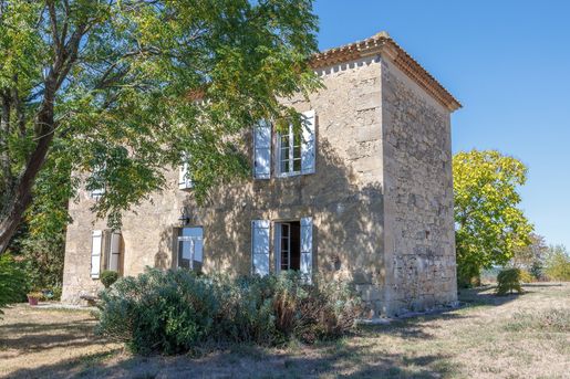 Maison 6 pièces 241 m² · à Moncrabeau · 241 m² · 495 000 €
