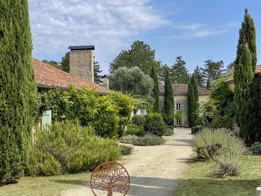 Maison 14 pièces 669 m² · à Gondrin · 669 m² · 1 995 000 €