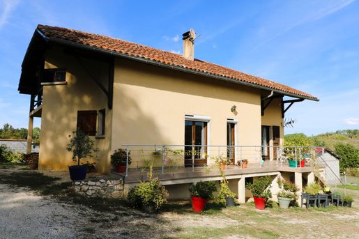 Maison 7 pièces 143 m² · à Monléon-Magnoac · 143 m² · 238 900 €