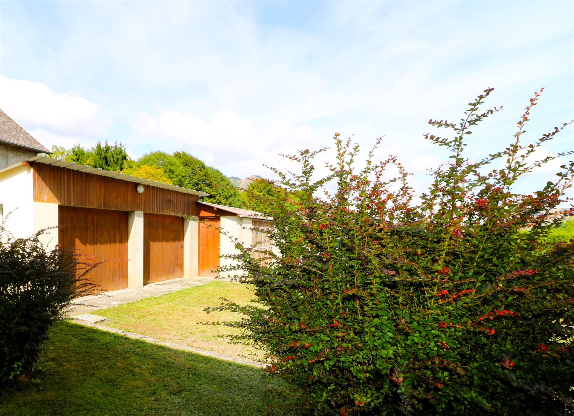 Beautiful Mountain House in the Typical Village of Campan, Land and Outbuildings - Vue 3