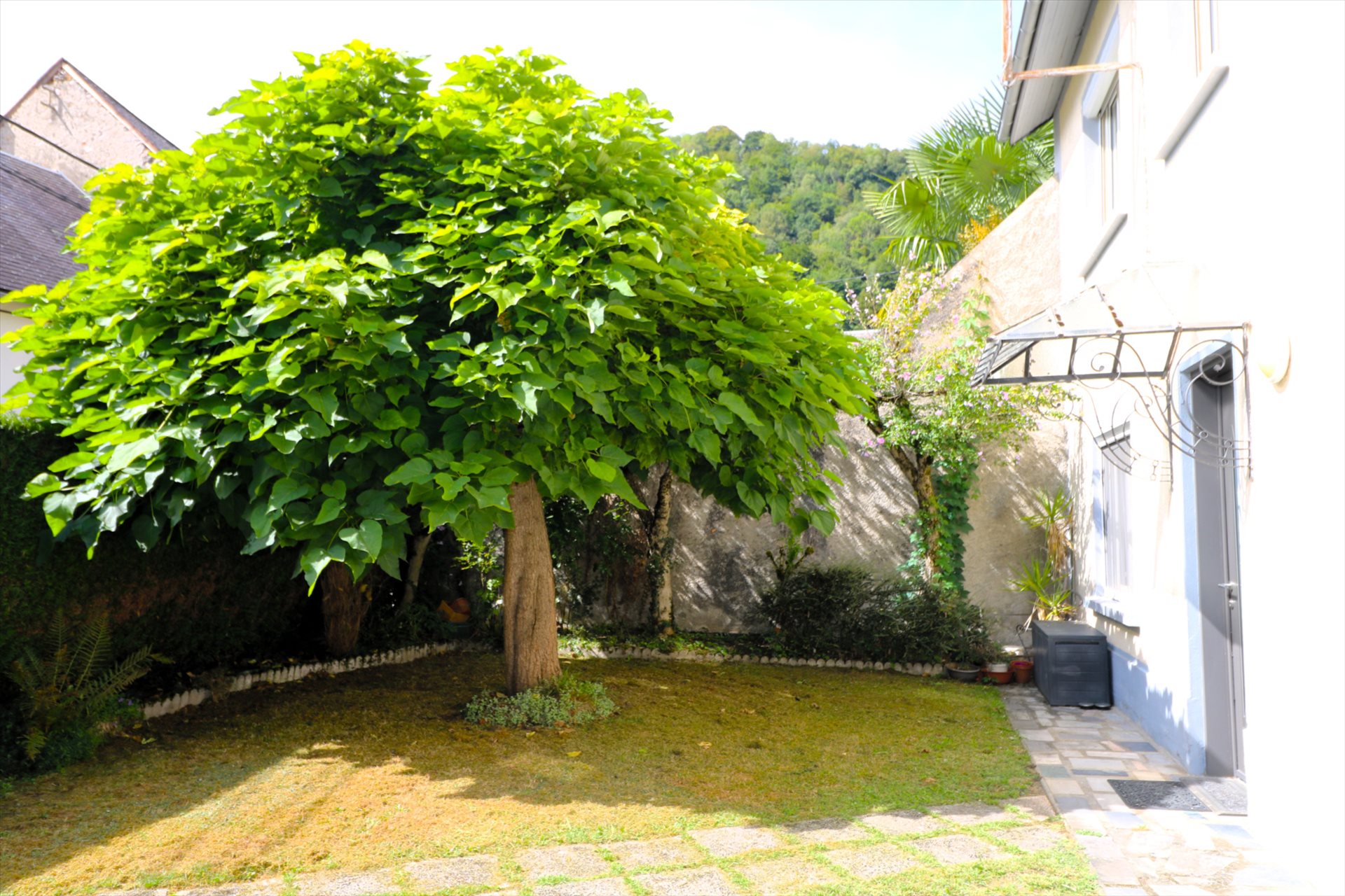 Beautiful Mountain House in the Typical Village of Campan, Land and Outbuildings - Vue 4