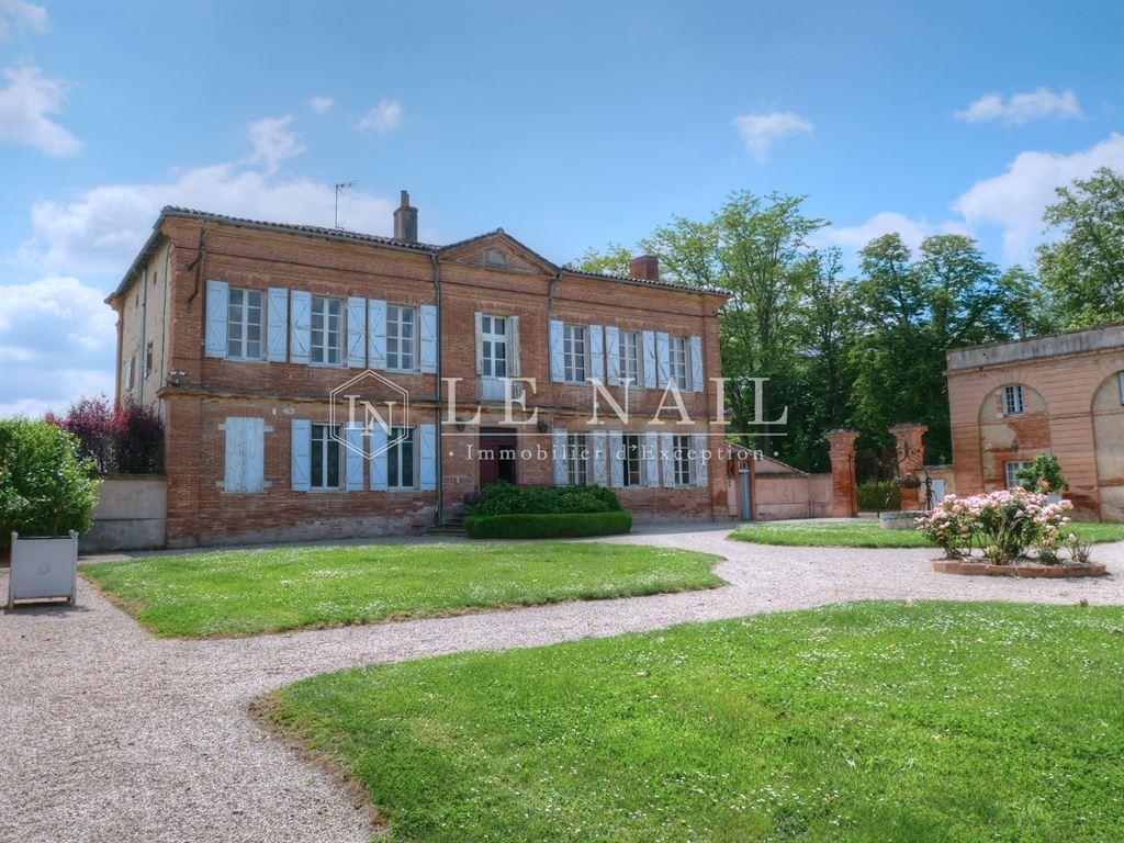 Character estate on 126 acres near Toulouse – pohled 2