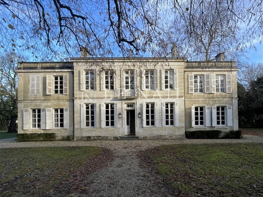 12 pièces 350 m² · à La Rochelle · 350 m² · 975 000 €