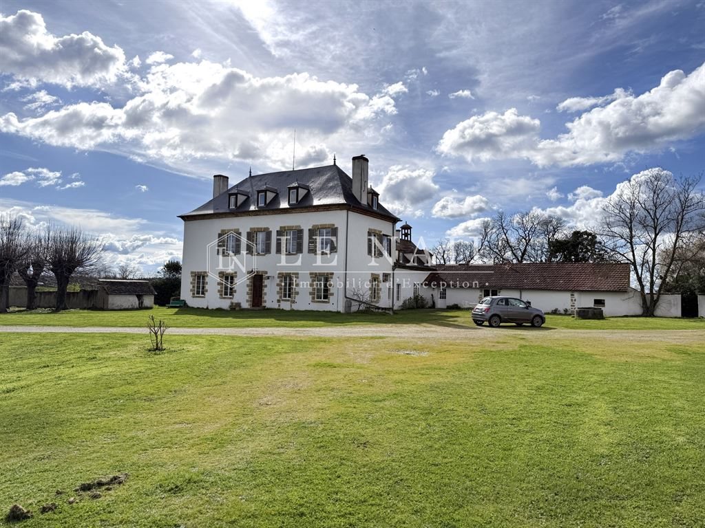 Moulins 421m²
