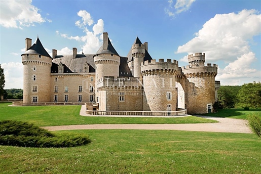 Argenton-sur-Creuse 1750m²