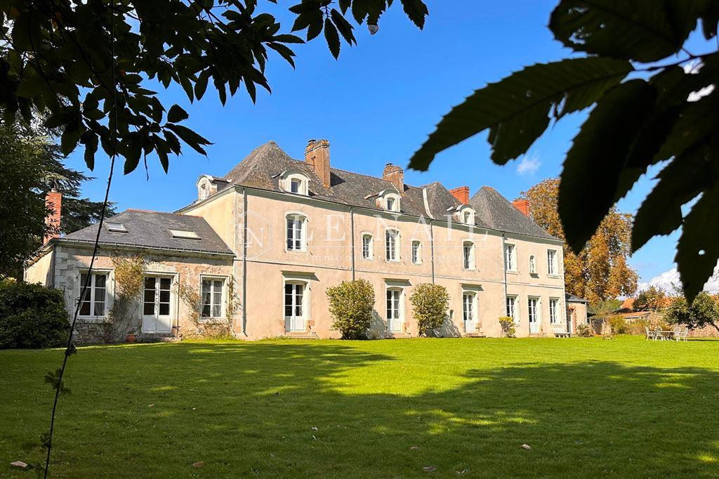 Maison à vendre, 415m², La Haie-Fouassière