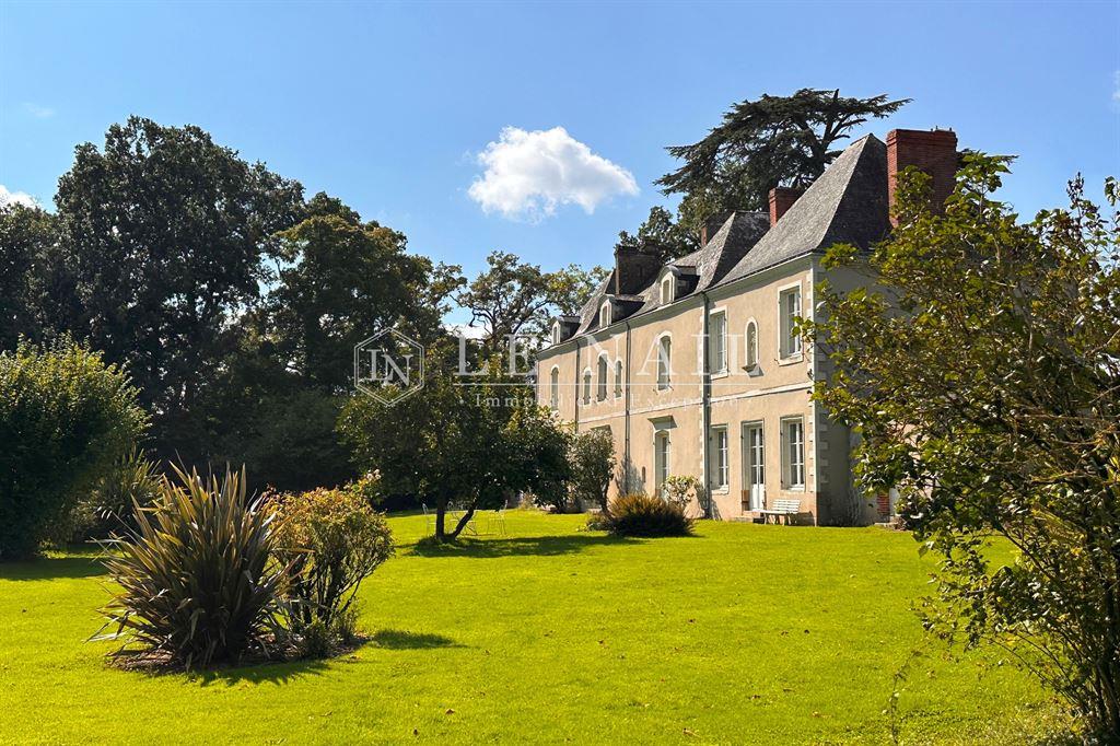 Maison à vendre, 415m², La Haie-Fouassière