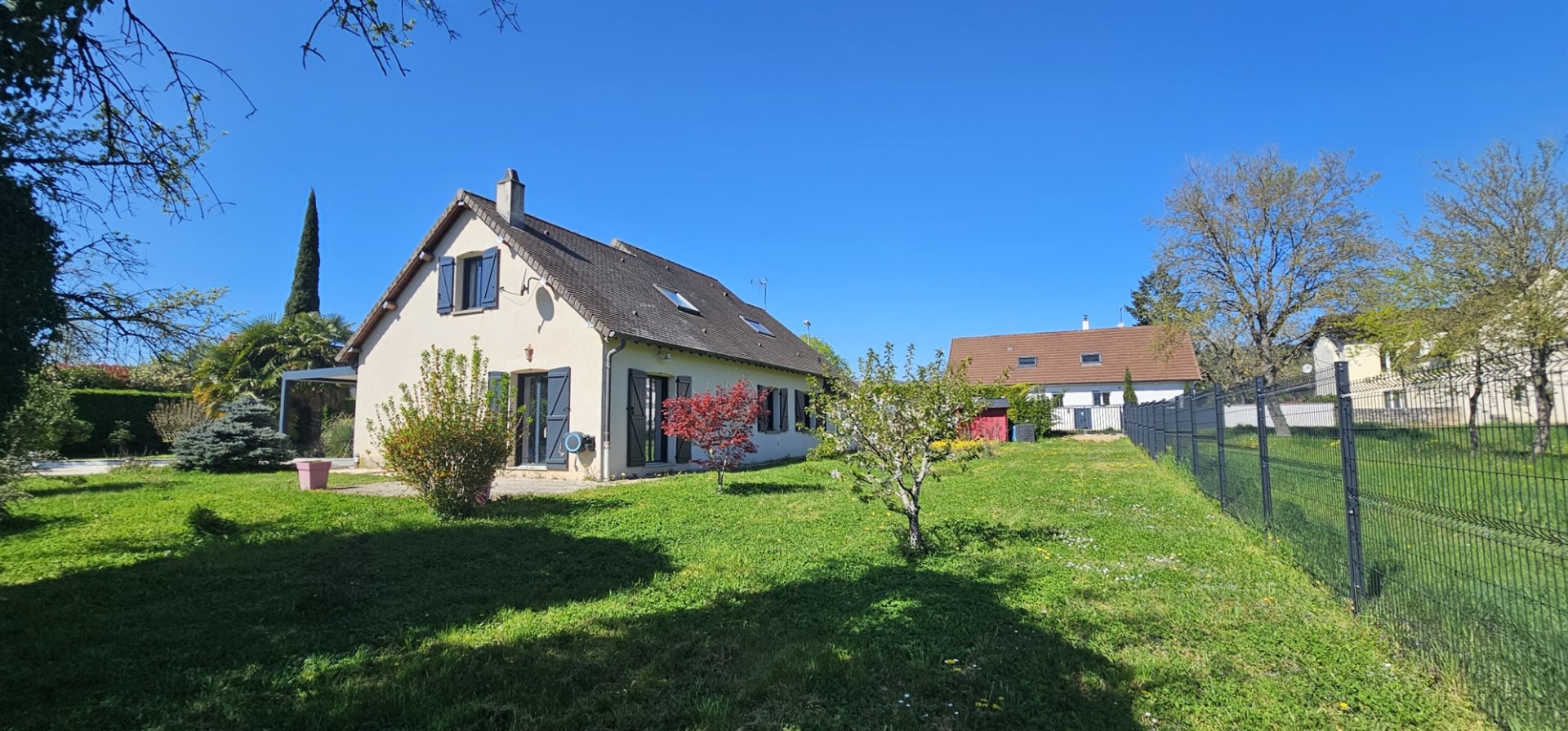 10 pièces 238 m² · à Givry · 238 m² · 550 000 €
