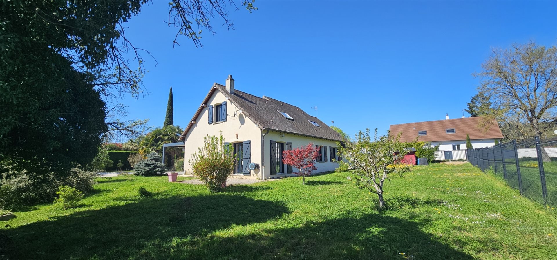 10 pièces 238 m² · à Givry · 238 m² · 550 000 €