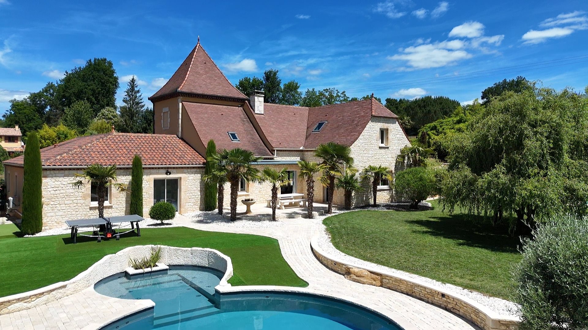 Maison 9 pièces 190 m² · à Gourdon · 190 m² · 895 000 €