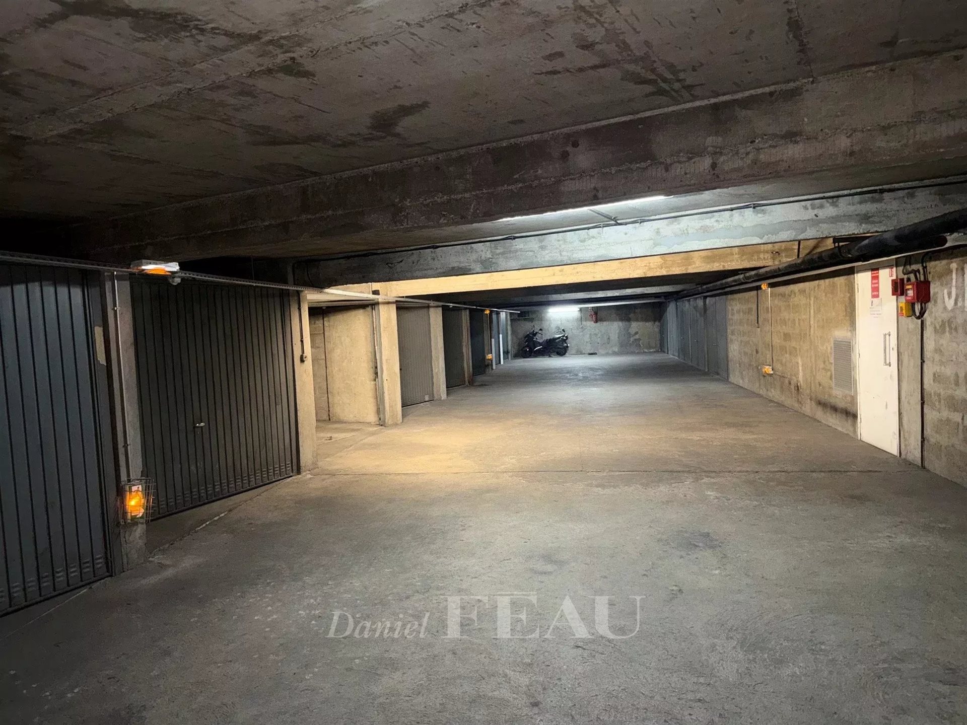 Secure Parking Space - Saint-Germain Market - Vue 4