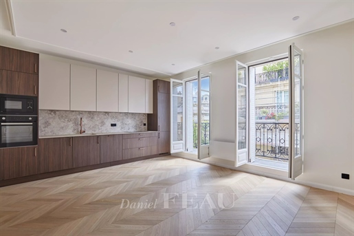 2 pièces 45 m² · à Paris 6ème · 45 m² · 825 000 €