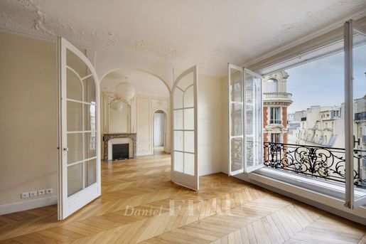 Appartement 5 pièces 142 m² · à Paris 6ème · 142 m² · 2 695 000 €