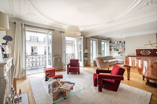 Appartement 6 pièces 165 m² · à Paris 6ème · 165 m² · 2 915 000 €