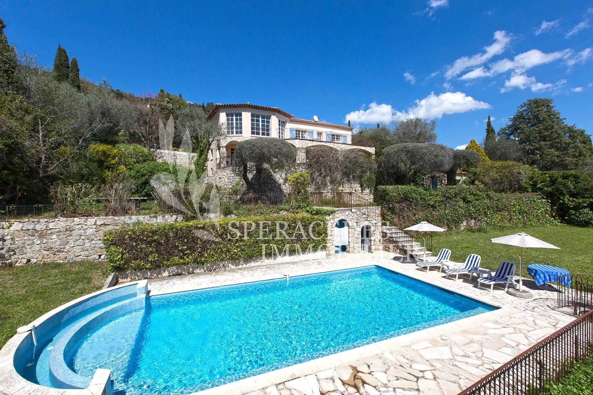Maison à vendre, 215m², Spéracèdes