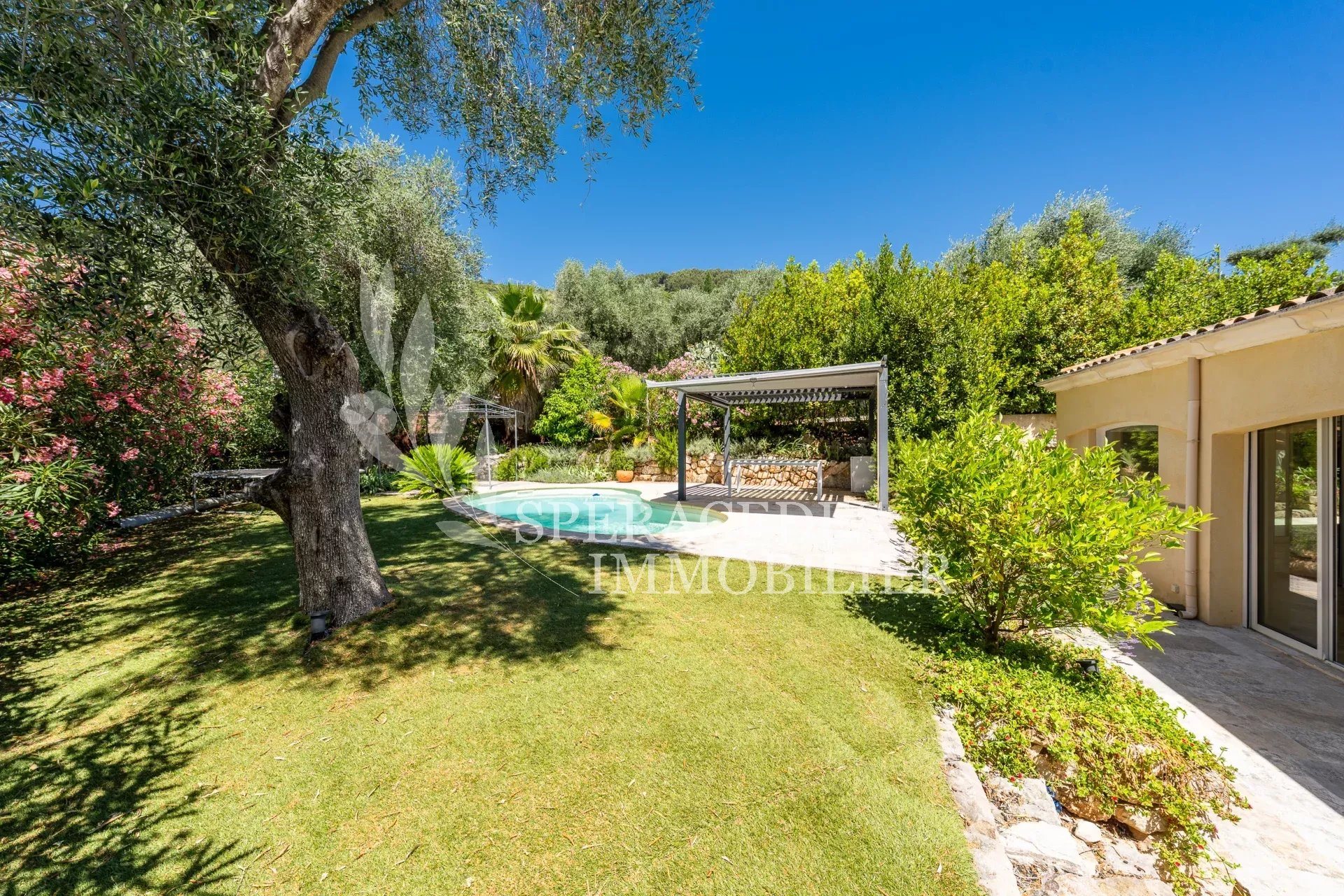 Maison à vendre, 192m², Spéracèdes