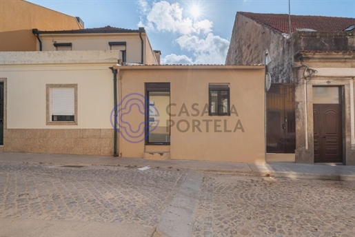 Titul: Potpuno Renovirana T1 Kuća s Vrtom | Bonfim – Porto