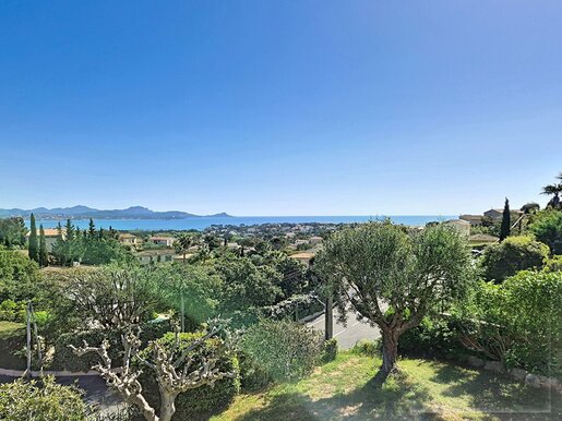 Maison 8 pièces 250 m² · à Fréjus · 250 m² · 1 490 000 €