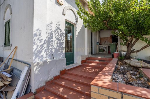 Advert pic 0