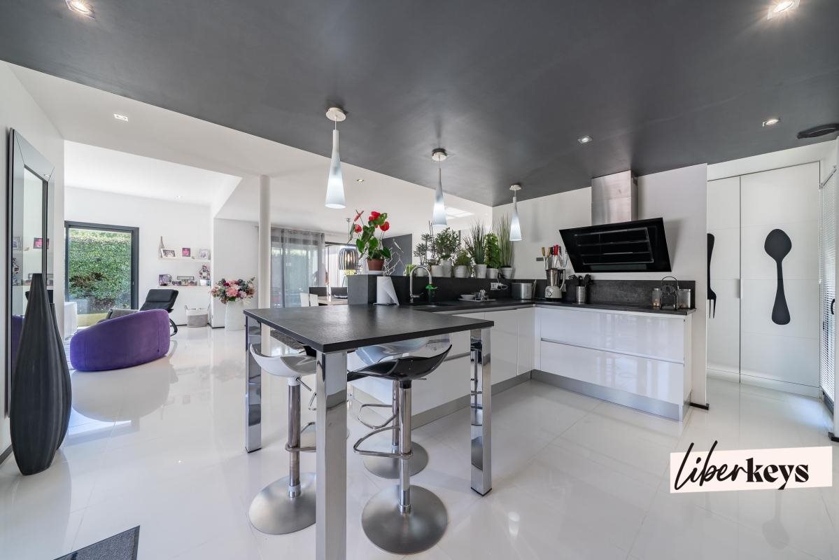 Maison à vendre, 270m², Saint-Raphaël