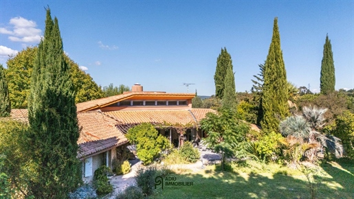 Maison 9 pièces 345 m² · à Uzès · 345 m² · 1 250 000 €