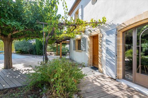 Maison 7 pièces 170 m² · à Uzès · 170 m² · 695 000 €