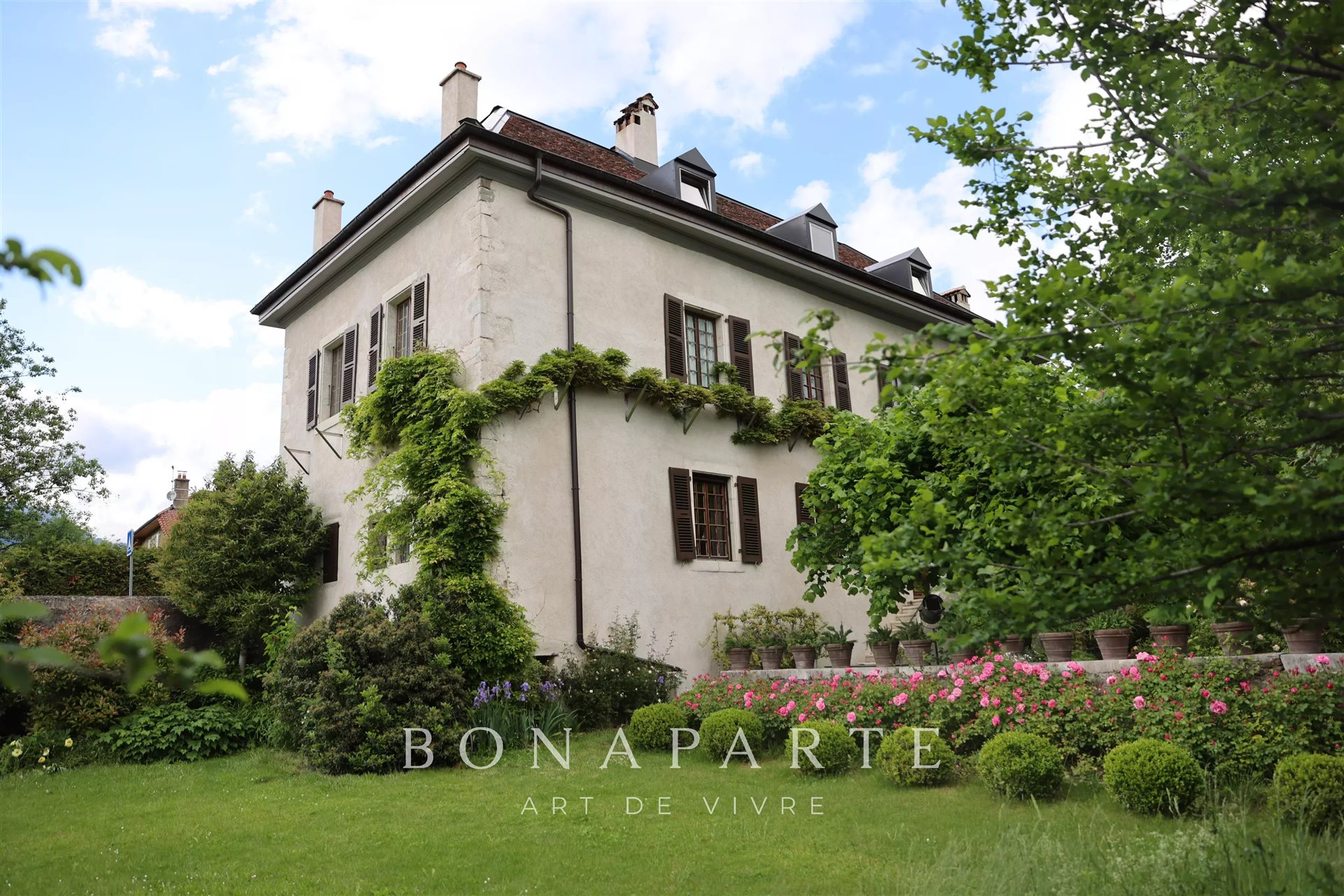 Maison à vendre, 332m², Cessy