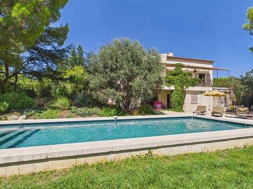 Maison 8 pièces 302 m² · à Maussane-les-Alpilles · 302 m² · 1 995 000 €