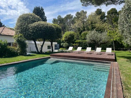 Maison 6 pièces 260 m² · à Paradou · 260 m² · 1 940 000 €