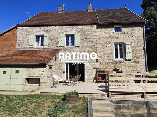 Maison 8 pièces 160 m² · à Saffres · 160 m² · 299 000 €