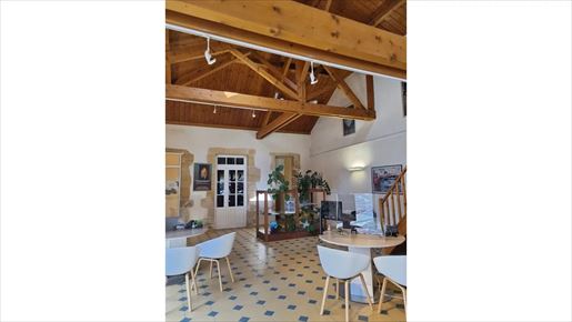 Maison 2 pièces 200 m² · à Paray-le-Monial · 200 m² · 220 000 €