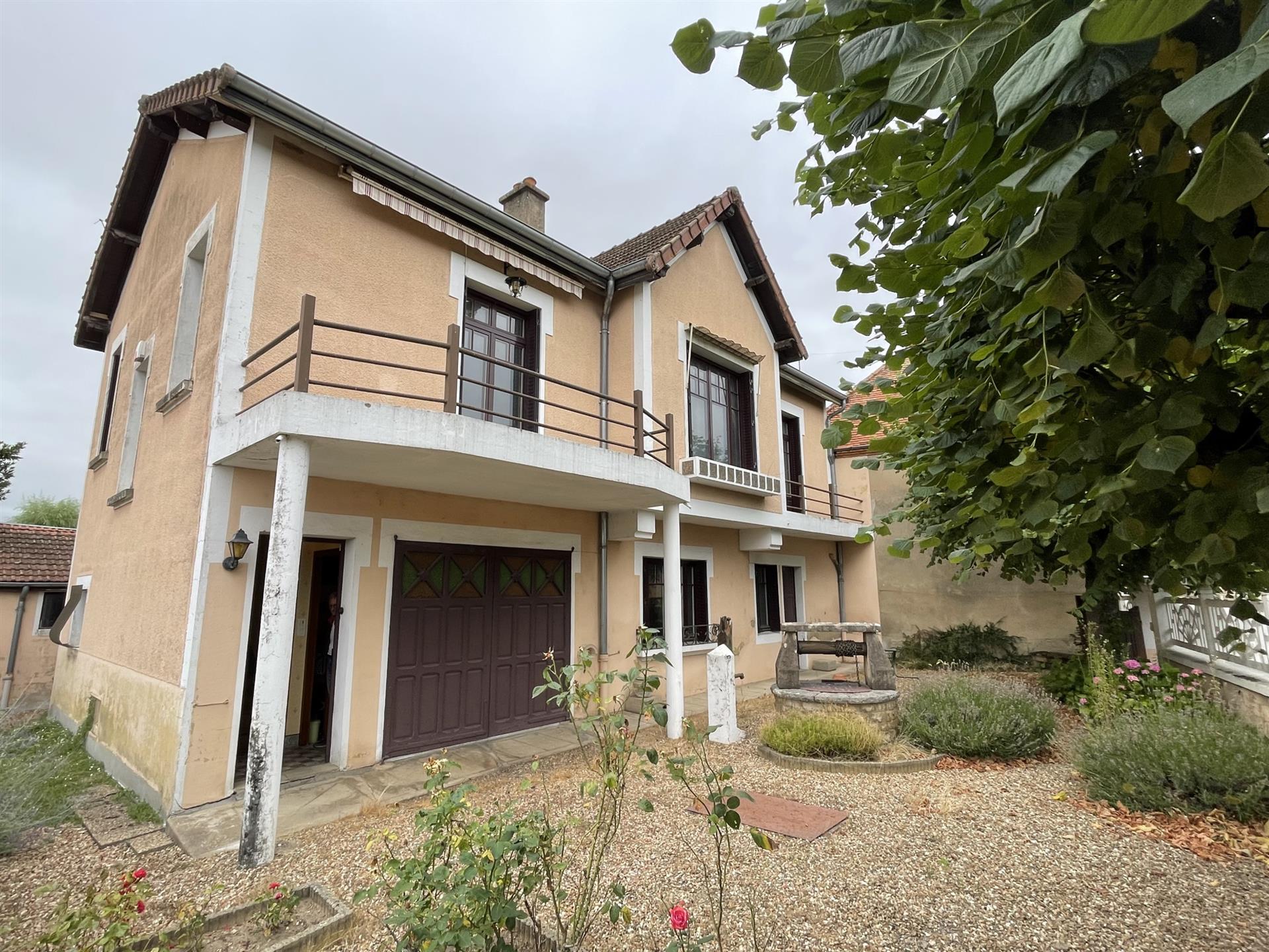 Maison à vendre, 166m², Saint-Yan
