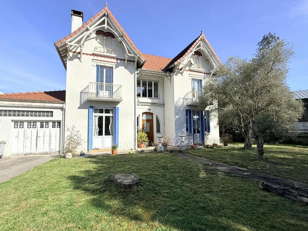 Maison à vendre, 250m², Vic-en-Bigorre