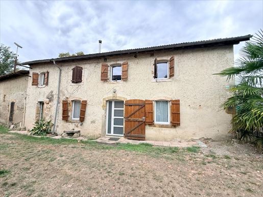 Immeuble 3 pièces 233 m² · à Saint-Germé · 233 m² · 187 000 €
